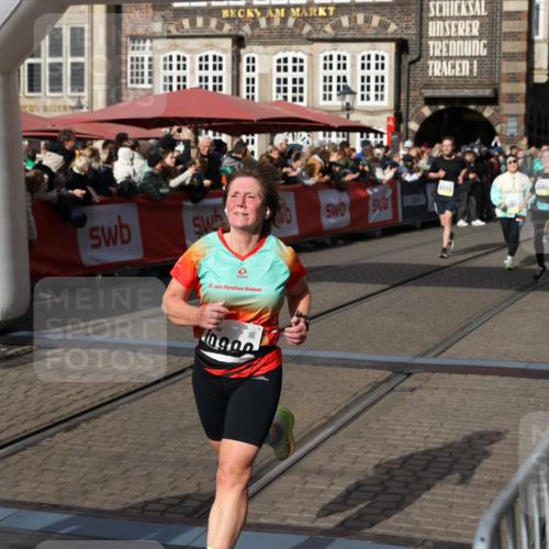 05.10.2025 - 20. swb-Marathon Bremen Yannick Fuchs http://msf.ph/oto/9236590 05.10.2025 11:05:46 Ziel 7654, 9210, 9335, 9419, 10426, 10437, 10843, 10844, 10999, 11164, 11604, 11681 meine-sportfotos.de