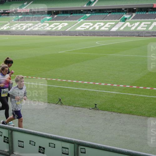 05.10.2025 - 20. swb-Marathon Bremen Michael Burmester http://msf.ph/oto/9236591 05.10.2025 10:32:26 Laufen im Stadion 7165, 7193, 8118, 8326, 8333, 8888, 9176, 9187, 9226, 9238, 9268, 9284, 9313, 9318, 9415, 9427, 9436, 9439, 9456, 9475, 9494, 9514, 9517, 9548, 9621, 9701, 9776, 9807, 9830, 9834, 9868, 9871, 9939, 9956, 9957, 9985, 10007, 10019, 10038, 10046, 10057, 10064, 10075, 10128, 10174, 10215, 10242, 10262, 10296, 10326, 10327, 10369, 10385, 10388, 10416, 10460, 10468, 10487, 10616, 10662, 10785, 9172, 9196, 9506, 9903, 10014, 10020, 10222, 10719 meine-sportfotos.de