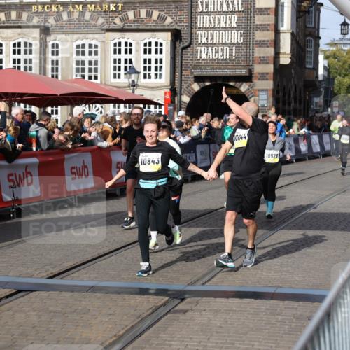 05.10.2025 - 20. swb-Marathon Bremen Yannick Fuchs http://msf.ph/oto/9236642 05.10.2025 11:05:47 Ziel 9210, 9335, 9419, 10197, 10437, 10529, 10843, 10844, 10999, 11164, 11604, 11681 meine-sportfotos.de