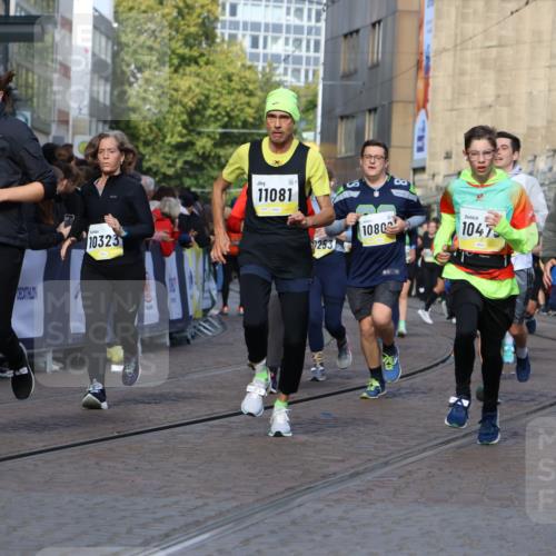 05.10.2025 - 20. swb-Marathon Bremen Strokosch-Dieckow http://msf.ph/oto/9236664 05.10.2025 10:55:41 Ziel 7165, 9195, 9197, 9621, 9882, 10088, 10253, 10287, 10323, 10385, 10475, 10653, 10755, 10800, 10909, 11081, 11249, 11586, 11588, 11624 meine-sportfotos.de