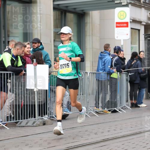 05.10.2025 - 20. swb-Marathon Bremen Strokosch-Dieckow http://msf.ph/oto/9236683 05.10.2025 10:44:52 Ziel 9202, 9290, 9396, 9678, 9885, 9963, 10091, 10431, 10634, 10822, 10898, 11346, 11362, 11488, 11715, 9202, 9290, 9396, 9678, 9885, 9963, 10091, 10431, 10634, 10822, 10898, 11346, 11362, 11488, 11715 meine-sportfotos.de