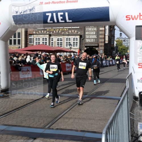 05.10.2025 - 20. swb-Marathon Bremen Yannick Fuchs http://msf.ph/oto/9236686 05.10.2025 11:05:48 Ziel 9210, 9335, 9419, 10197, 10437, 10529, 10843, 10844, 10999, 11604, 11681 meine-sportfotos.de