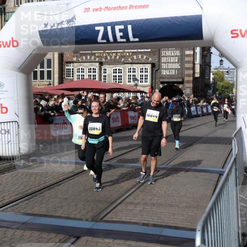 05.10.2025 - 20. swb-Marathon Bremen Yannick Fuchs http://msf.ph/oto/9236719 05.10.2025 11:05:49 Ziel 9335, 9423, 10197, 10529, 10843, 10844, 10999, 11604, 11681 meine-sportfotos.de