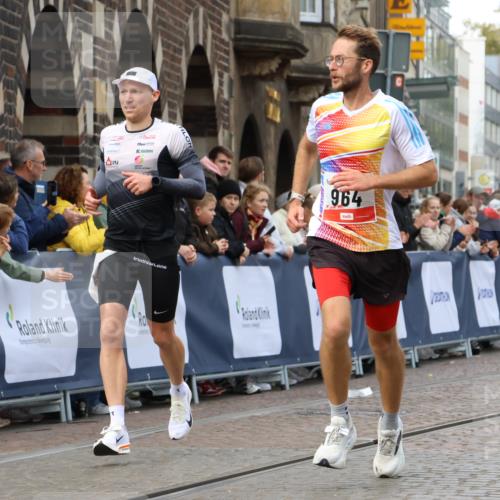 05.10.2025 - 20. swb-Marathon Bremen Strokosch-Dieckow http://msf.ph/oto/9236722 05.10.2025 12:39:57 Ziel 964, 1528 meine-sportfotos.de