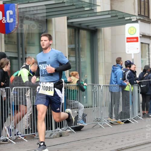 05.10.2025 - 20. swb-Marathon Bremen Strokosch-Dieckow http://msf.ph/oto/9236736 05.10.2025 10:44:55 Ziel 9202, 9290, 9396, 9885, 9963, 10091, 10431, 10447, 10634, 10822, 10898, 11346, 11403, 11488, 11715, 9202, 9290, 9396, 9885, 9963, 10091, 10431, 10447, 10634, 10822, 10898, 11346, 11403, 11488, 11715 meine-sportfotos.de