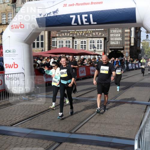 05.10.2025 - 20. swb-Marathon Bremen Yannick Fuchs http://msf.ph/oto/9236738 05.10.2025 11:05:49 Ziel 9335, 9423, 10197, 10529, 10843, 10844, 10999, 11604, 11681 meine-sportfotos.de