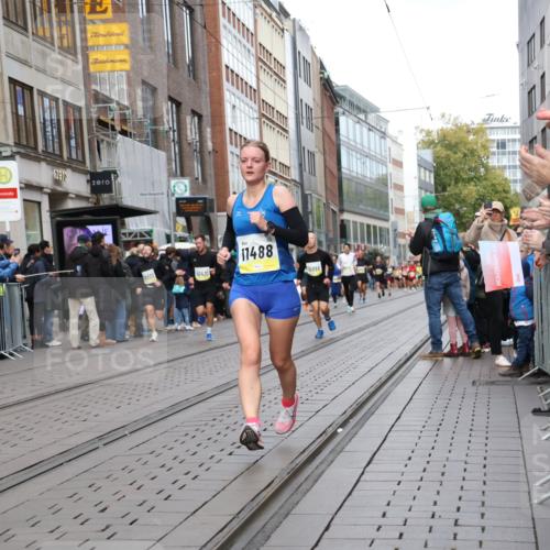 05.10.2025 - 20. swb-Marathon Bremen Strokosch-Dieckow http://msf.ph/oto/9236746 05.10.2025 10:44:57 Ziel 9290, 9396, 9885, 9963, 10091, 10431, 10447, 10634, 10822, 10898, 11346, 11403, 11488, 11585, 11715, 9290, 9396, 9885, 9963, 10091, 10431, 10447, 10634, 10822, 10898, 11346, 11403, 11488, 11585, 11715 meine-sportfotos.de