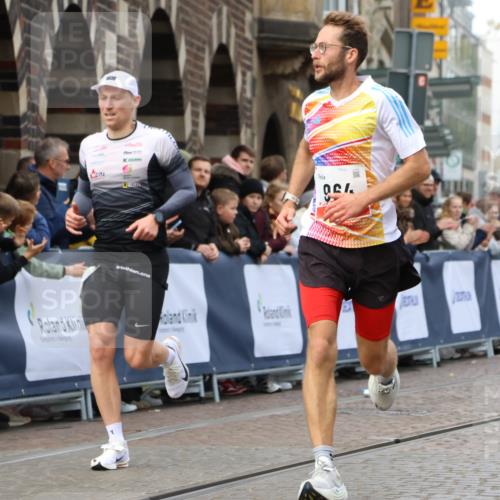 05.10.2025 - 20. swb-Marathon Bremen Strokosch-Dieckow http://msf.ph/oto/9236762 05.10.2025 12:39:58 Ziel 964, 1528 meine-sportfotos.de