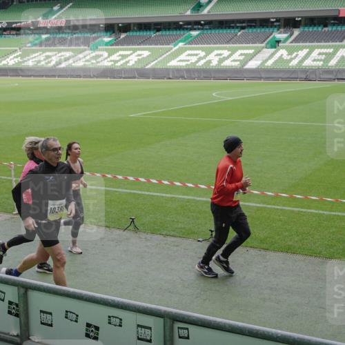 05.10.2025 - 20. swb-Marathon Bremen Michael Burmester http://msf.ph/oto/9236763 05.10.2025 10:32:32 Laufen im Stadion 7165, 8118, 8326, 8333, 9176, 9187, 9238, 9268, 9284, 9295, 9313, 9318, 9407, 9415, 9427, 9436, 9439, 9456, 9461, 9464, 9475, 9494, 9514, 9517, 9548, 9621, 9650, 9701, 9754, 9776, 9807, 9830, 9834, 9868, 9918, 9939, 9956, 9957, 9985, 10007, 10019, 10038, 10046, 10057, 10064, 10075, 10097, 10128, 10174, 10215, 10242, 10262, 10308, 10309, 10326, 10327, 10349, 10369, 10385, 10388, 10416, 10436, 10460, 10468, 10487, 10616, 10662, 10785, 9506, 9903, 10014, 10020, 10719 meine-sportfotos.de