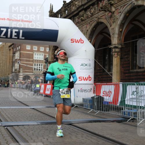 05.10.2025 - 20. swb-Marathon Bremen Yannick Fuchs http://msf.ph/oto/9236764 05.10.2025 10:38:32 Ziel 9809, 11430 meine-sportfotos.de