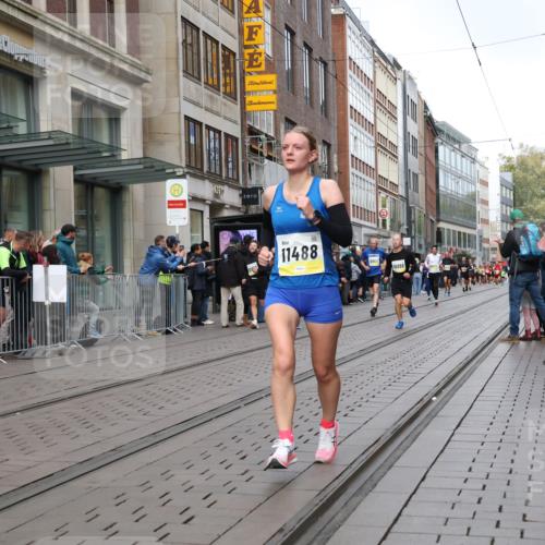 05.10.2025 - 20. swb-Marathon Bremen Strokosch-Dieckow http://msf.ph/oto/9236765 05.10.2025 10:44:58 Ziel 9290, 9396, 9885, 9963, 10091, 10431, 10447, 10634, 10822, 10898, 11346, 11403, 11488, 11585, 11715, 9290, 9396, 9885, 9963, 10091, 10431, 10447, 10634, 10822, 10898, 11346, 11403, 11488, 11585, 11715 meine-sportfotos.de