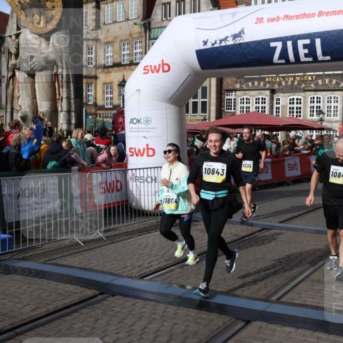 05.10.2025 - 20. swb-Marathon Bremen Yannick Fuchs http://msf.ph/oto/9236768 05.10.2025 11:05:49 Ziel 9335, 9423, 10197, 10529, 10843, 10844, 10999, 11604, 11681 meine-sportfotos.de