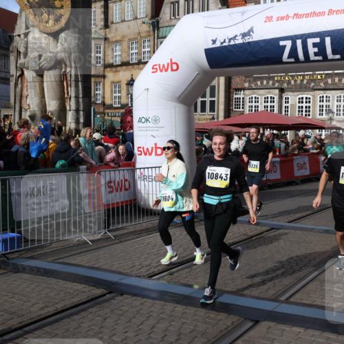 05.10.2025 - 20. swb-Marathon Bremen Yannick Fuchs http://msf.ph/oto/9236773 05.10.2025 11:05:49 Ziel 9335, 9423, 10197, 10529, 10843, 10844, 10999, 11604, 11681 meine-sportfotos.de