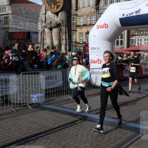 05.10.2025 - 20. swb-Marathon Bremen Yannick Fuchs http://msf.ph/oto/9236776 05.10.2025 11:05:50 Ziel 9335, 9423, 10197, 10529, 10769, 10843, 10844, 10999, 11604 meine-sportfotos.de
