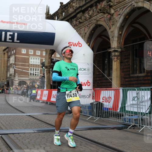 05.10.2025 - 20. swb-Marathon Bremen Yannick Fuchs http://msf.ph/oto/9236782 05.10.2025 10:38:32 Ziel 9809, 11430 meine-sportfotos.de