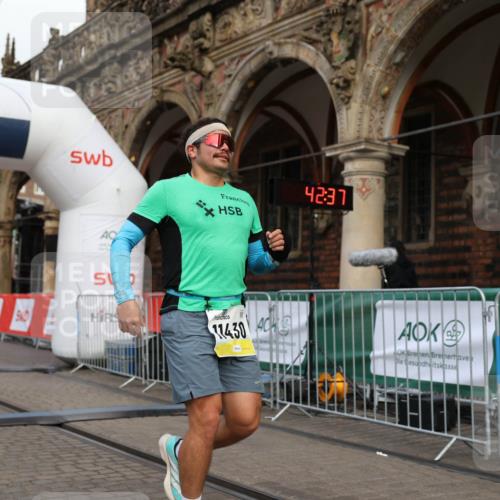 05.10.2025 - 20. swb-Marathon Bremen Yannick Fuchs http://msf.ph/oto/9236796 05.10.2025 10:38:33 Ziel 9809, 11430 meine-sportfotos.de
