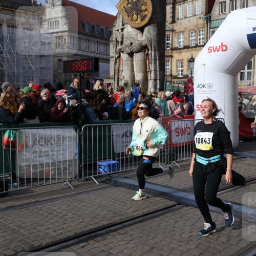 05.10.2025 - 20. swb-Marathon Bremen Yannick Fuchs http://msf.ph/oto/9236804 05.10.2025 11:05:50 Ziel 9335, 9423, 10197, 10529, 10769, 10843, 10844, 10999, 11604 meine-sportfotos.de