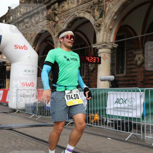 05.10.2025 - 20. swb-Marathon Bremen Yannick Fuchs http://msf.ph/oto/9236806 05.10.2025 10:38:33 Ziel 9809, 11430 meine-sportfotos.de