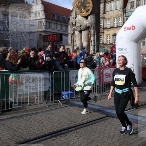 05.10.2025 - 20. swb-Marathon Bremen Yannick Fuchs http://msf.ph/oto/9236815 05.10.2025 11:05:50 Ziel 9335, 9423, 10197, 10529, 10769, 10843, 10844, 10999, 11604 meine-sportfotos.de