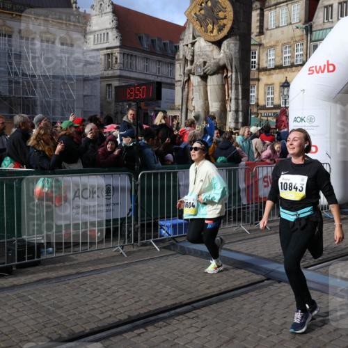 05.10.2025 - 20. swb-Marathon Bremen Yannick Fuchs http://msf.ph/oto/9236821 05.10.2025 11:05:50 Ziel 9335, 9423, 10197, 10529, 10769, 10843, 10844, 10999, 11604 meine-sportfotos.de