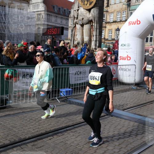 05.10.2025 - 20. swb-Marathon Bremen Yannick Fuchs http://msf.ph/oto/9236833 05.10.2025 11:05:50 Ziel 9335, 9423, 10197, 10529, 10769, 10843, 10844, 10999, 11604 meine-sportfotos.de