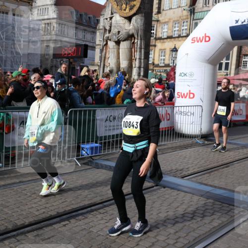 05.10.2025 - 20. swb-Marathon Bremen Yannick Fuchs http://msf.ph/oto/9236840 05.10.2025 11:05:50 Ziel 9335, 9423, 10197, 10529, 10769, 10843, 10844, 10999, 11604 meine-sportfotos.de