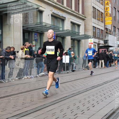05.10.2025 - 20. swb-Marathon Bremen Strokosch-Dieckow http://msf.ph/oto/9236844 05.10.2025 10:45:02 Ziel 9290, 9396, 9885, 9963, 10431, 10447, 10634, 10822, 10898, 11346, 11403, 11488, 11585, 9290, 9396, 9885, 9963, 10431, 10447, 10634, 10822, 10898, 11346, 11403, 11488, 11585 meine-sportfotos.de