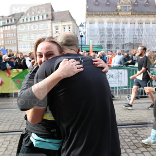 05.10.2025 - 20. swb-Marathon Bremen Yannick Fuchs http://msf.ph/oto/9236852 05.10.2025 11:05:55 Ziel 7777, 9335, 9423, 9907, 10197, 10529, 10619, 10769, 11455, 11604 meine-sportfotos.de