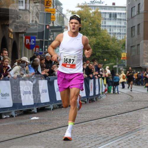 05.10.2025 - 20. swb-Marathon Bremen Strokosch-Dieckow http://msf.ph/oto/9236868 05.10.2025 12:40:00 Ziel 964, 1528 meine-sportfotos.de