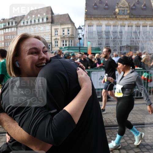 05.10.2025 - 20. swb-Marathon Bremen Yannick Fuchs http://msf.ph/oto/9236897 05.10.2025 11:05:55 Ziel 7777, 9335, 9423, 9907, 10197, 10529, 10619, 10769, 11455, 11604 meine-sportfotos.de