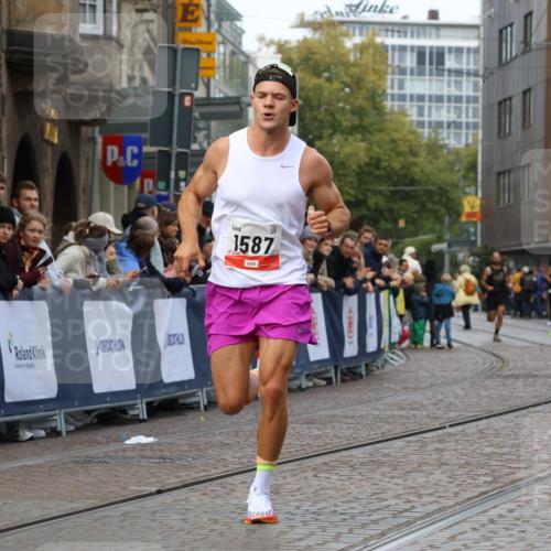 05.10.2025 - 20. swb-Marathon Bremen Strokosch-Dieckow http://msf.ph/oto/9236902 05.10.2025 12:40:00 Ziel 964, 1528 meine-sportfotos.de