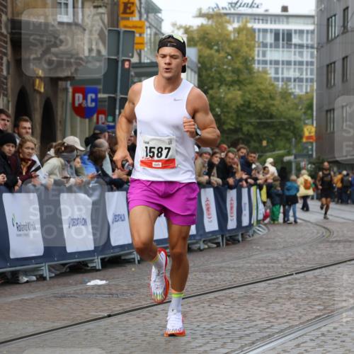 05.10.2025 - 20. swb-Marathon Bremen Strokosch-Dieckow http://msf.ph/oto/9236927 05.10.2025 12:40:00 Ziel 964, 1528 meine-sportfotos.de