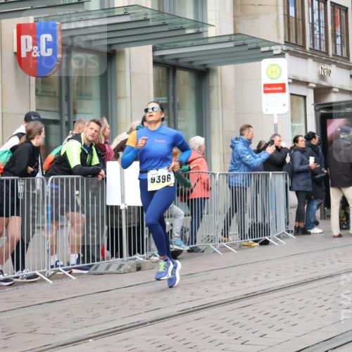 05.10.2025 - 20. swb-Marathon Bremen Strokosch-Dieckow http://msf.ph/oto/9236937 05.10.2025 10:45:06 Ziel 9222, 9250, 9290, 9396, 9885, 9963, 10053, 10431, 10447, 10634, 10682, 10898, 11346, 11403, 11488, 11585, 9222, 9250, 9290, 9396, 9885, 9963, 10053, 10431, 10447, 10634, 10682, 10898, 11346, 11403, 11488, 11585 meine-sportfotos.de