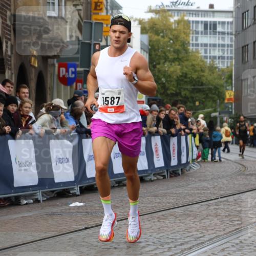 05.10.2025 - 20. swb-Marathon Bremen Strokosch-Dieckow http://msf.ph/oto/9236956 05.10.2025 12:40:00 Ziel 964, 1528 meine-sportfotos.de