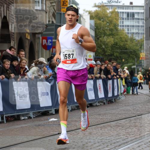 05.10.2025 - 20. swb-Marathon Bremen Strokosch-Dieckow http://msf.ph/oto/9236986 05.10.2025 12:40:00 Ziel 964, 1528 meine-sportfotos.de