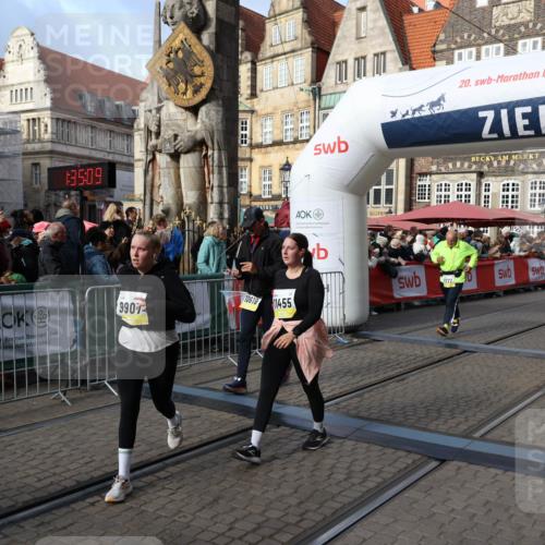 05.10.2025 - 20. swb-Marathon Bremen Yannick Fuchs http://msf.ph/oto/9236993 05.10.2025 11:05:58 Ziel 7777, 9423, 9907, 10619, 10769, 11455 meine-sportfotos.de