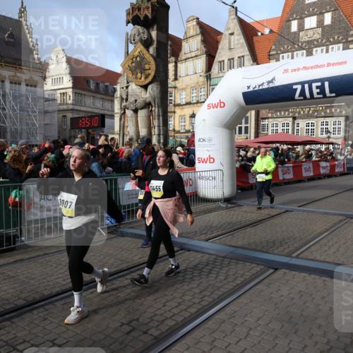 05.10.2025 - 20. swb-Marathon Bremen Yannick Fuchs http://msf.ph/oto/9237005 05.10.2025 11:05:59 Ziel 7777, 9423, 9907, 10619, 10769, 11455 meine-sportfotos.de