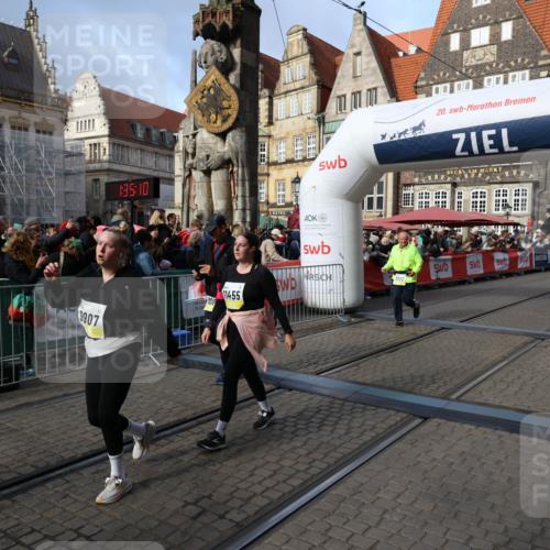 05.10.2025 - 20. swb-Marathon Bremen Yannick Fuchs http://msf.ph/oto/9237009 05.10.2025 11:05:59 Ziel 7777, 9423, 9907, 10619, 10769, 11455 meine-sportfotos.de