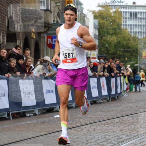 05.10.2025 - 20. swb-Marathon Bremen Strokosch-Dieckow http://msf.ph/oto/9237012 05.10.2025 12:40:00 Ziel 964, 1528 meine-sportfotos.de