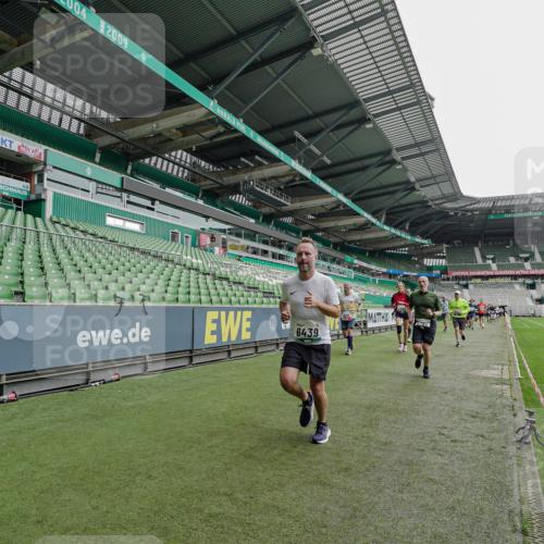 05.10.2025 - 20. swb-Marathon Bremen Michael Burmester http://msf.ph/oto/9237015 05.10.2025 12:59:39 Laufen im Stadion 27, 99, 219, 226, 667, 807, 860, 954, 978, 1043, 1516, 1525, 1548, 1598, 1711, 1843, 1854, 2609, 2663, 2782, 2797, 2866, 2941, 2945, 3086, 3087, 3169, 3230, 3592, 3747, 3783, 3888, 4181, 4220, 4380, 4395, 4486, 4536, 4827, 4909, 5123, 5493, 5510, 5530, 5584, 5891, 6030, 6374, 6439, 6536, 6624, 6674, 6882, 7169, 7185, 7201, 7262, 7295, 7307, 7311, 7312, 7398, 7421, 7467, 7511, 7550, 7679, 7906, 7929, 8097, 8214, 8247, 8258, 8372, 8485, 8699, 8981, 9024, 9072, 10526, 586, 1229 meine-sportfotos.de