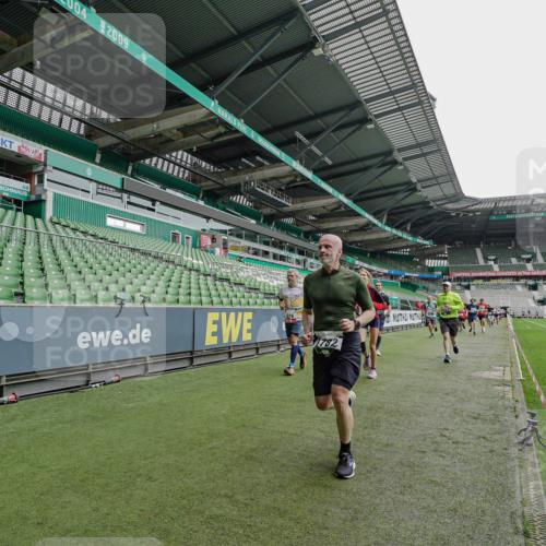 05.10.2025 - 20. swb-Marathon Bremen Michael Burmester http://msf.ph/oto/9237024 05.10.2025 12:59:40 Laufen im Stadion 27, 99, 219, 226, 667, 807, 860, 954, 978, 1043, 1516, 1525, 1548, 1598, 1711, 1843, 1854, 2609, 2663, 2782, 2797, 2866, 2941, 2945, 3086, 3087, 3104, 3169, 3230, 3592, 3747, 3783, 3888, 4181, 4220, 4380, 4395, 4486, 4536, 4827, 4909, 5123, 5493, 5510, 5530, 5584, 5891, 6030, 6374, 6439, 6536, 6674, 6882, 7169, 7185, 7201, 7262, 7295, 7307, 7398, 7421, 7467, 7511, 7550, 7679, 7906, 7929, 8097, 8214, 8247, 8258, 8372, 8485, 8699, 8981, 9024, 9072, 10526, 586, 1229 meine-sportfotos.de