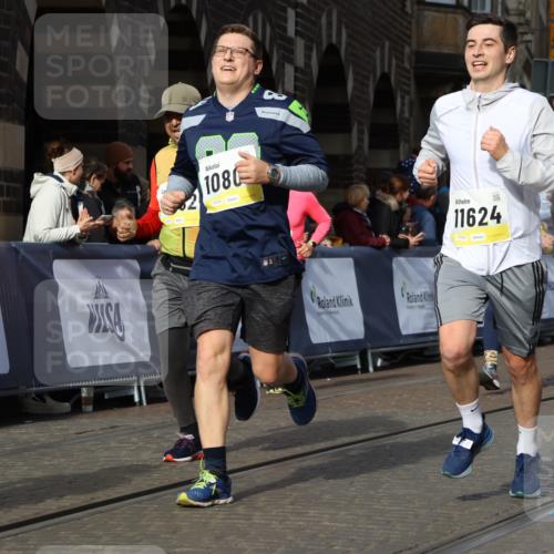 05.10.2025 - 20. swb-Marathon Bremen Strokosch-Dieckow http://msf.ph/oto/9237033 05.10.2025 10:55:46 Ziel 9521, 9621, 9882, 10088, 10253, 10287, 10323, 10385, 10610, 10653, 10800, 11052, 11249, 11439, 11586, 11624 meine-sportfotos.de