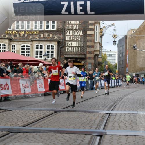 05.10.2025 - 20. swb-Marathon Bremen Yannick Fuchs http://msf.ph/oto/9237040 05.10.2025 10:38:52 Ziel 9341, 10352, 10409, 10517, 10862, 11132 meine-sportfotos.de