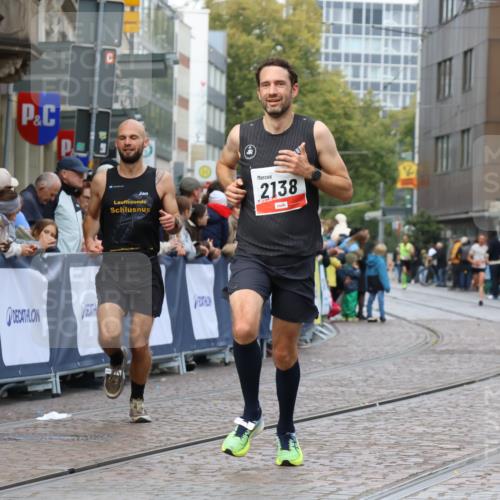 05.10.2025 - 20. swb-Marathon Bremen Strokosch-Dieckow http://msf.ph/oto/9237043 05.10.2025 12:40:11 Ziel 1714, 2138 meine-sportfotos.de