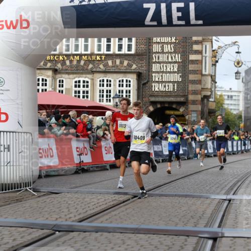 05.10.2025 - 20. swb-Marathon Bremen Yannick Fuchs http://msf.ph/oto/9237064 05.10.2025 10:38:52 Ziel 9341, 10352, 10409, 10517, 10862, 11132 meine-sportfotos.de