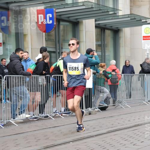 05.10.2025 - 20. swb-Marathon Bremen Strokosch-Dieckow http://msf.ph/oto/9237081 05.10.2025 10:45:12 Ziel 28, 8000, 9200, 9222, 9250, 9396, 9709, 9885, 10053, 10447, 10634, 10639, 10682, 10792, 11346, 11403, 11585, 11678, 11745, 28, 8000, 9200, 9222, 9250, 9396, 9709, 9885, 10053, 10447, 10634, 10639, 10682, 10792, 11346, 11403, 11585, 11678, 11745 meine-sportfotos.de