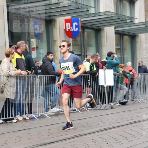 05.10.2025 - 20. swb-Marathon Bremen Strokosch-Dieckow http://msf.ph/oto/9237092 05.10.2025 10:45:12 Ziel 28, 8000, 9200, 9222, 9250, 9396, 9709, 9885, 10053, 10447, 10634, 10639, 10682, 10792, 11346, 11403, 11585, 11678, 11745, 28, 8000, 9200, 9222, 9250, 9396, 9709, 9885, 10053, 10447, 10634, 10639, 10682, 10792, 11346, 11403, 11585, 11678, 11745 meine-sportfotos.de