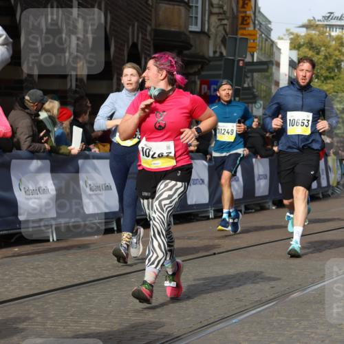 05.10.2025 - 20. swb-Marathon Bremen Strokosch-Dieckow http://msf.ph/oto/9237106 05.10.2025 10:55:47 Ziel 9521, 9621, 9882, 10253, 10287, 10323, 10385, 10610, 10653, 10800, 11052, 11249, 11439, 11624 meine-sportfotos.de