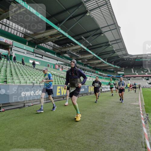 05.10.2025 - 20. swb-Marathon Bremen Michael Burmester http://msf.ph/oto/9237114 05.10.2025 12:59:54 Laufen im Stadion 27, 99, 226, 271, 491, 627, 807, 860, 954, 978, 1043, 1516, 1525, 1548, 1598, 1606, 1711, 1806, 2609, 2663, 2782, 2866, 2945, 3086, 3087, 3104, 3169, 3177, 3230, 3549, 3592, 3747, 3783, 3888, 4046, 4181, 4220, 4380, 4395, 4486, 4536, 4592, 4824, 5493, 5510, 5627, 6030, 6126, 6208, 6389, 6439, 6536, 6636, 6674, 6762, 6881, 7201, 7295, 7307, 7398, 7421, 7467, 7511, 7537, 7598, 7679, 7906, 7929, 8097, 8258, 8372, 8485, 8699, 8981, 9072, 10526, 219, 667, 1516, 1843 meine-sportfotos.de