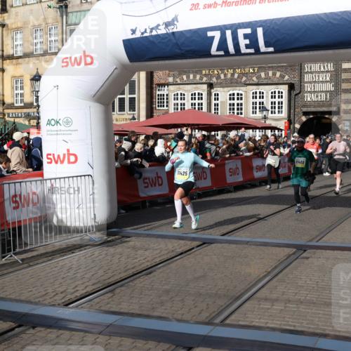 05.10.2025 - 20. swb-Marathon Bremen Yannick Fuchs http://msf.ph/oto/9237119 05.10.2025 11:06:06 Ziel 9355, 9931, 10095, 10587, 10597, 11134, 11425, 11468 meine-sportfotos.de